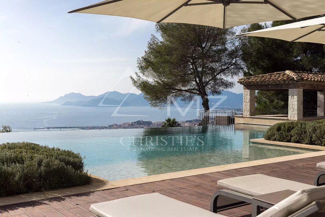 Villa in Cannes, Provence-Alpes-Côte d'Azur, France 3 - 15204642