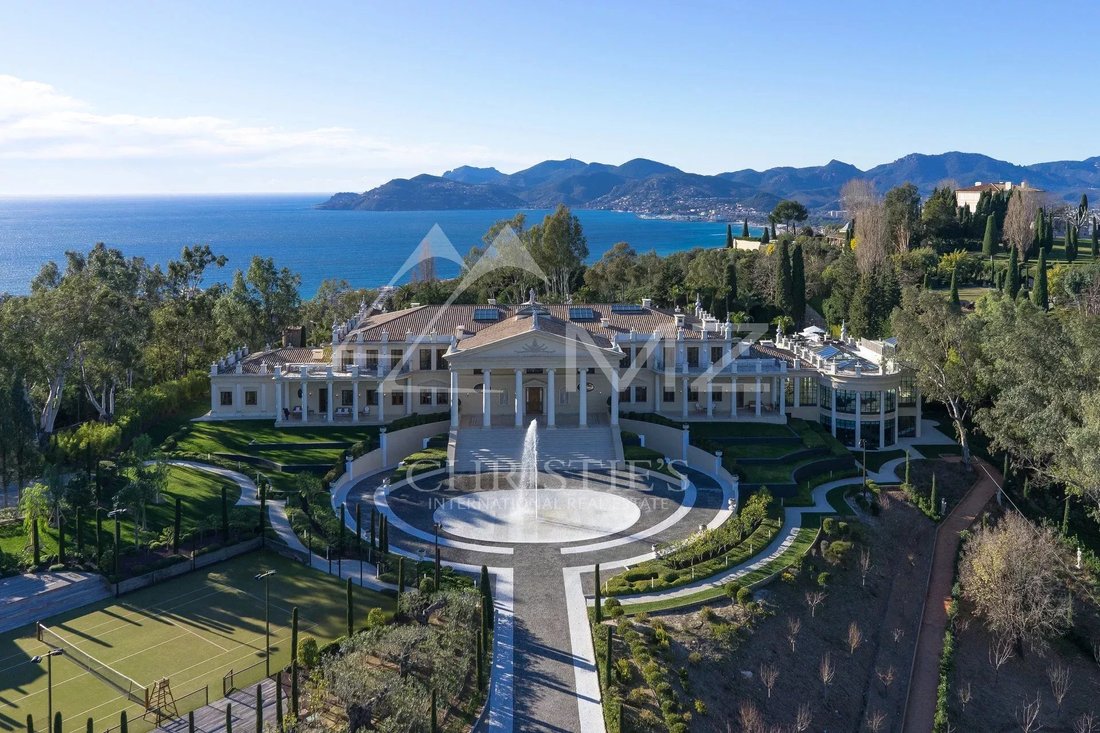 Villa in Cannes, Provence-Alpes-Côte d'Azur, France 1 - 15202329