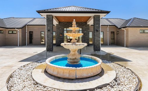 House in Karaka, Auckland, New Zealand 1
