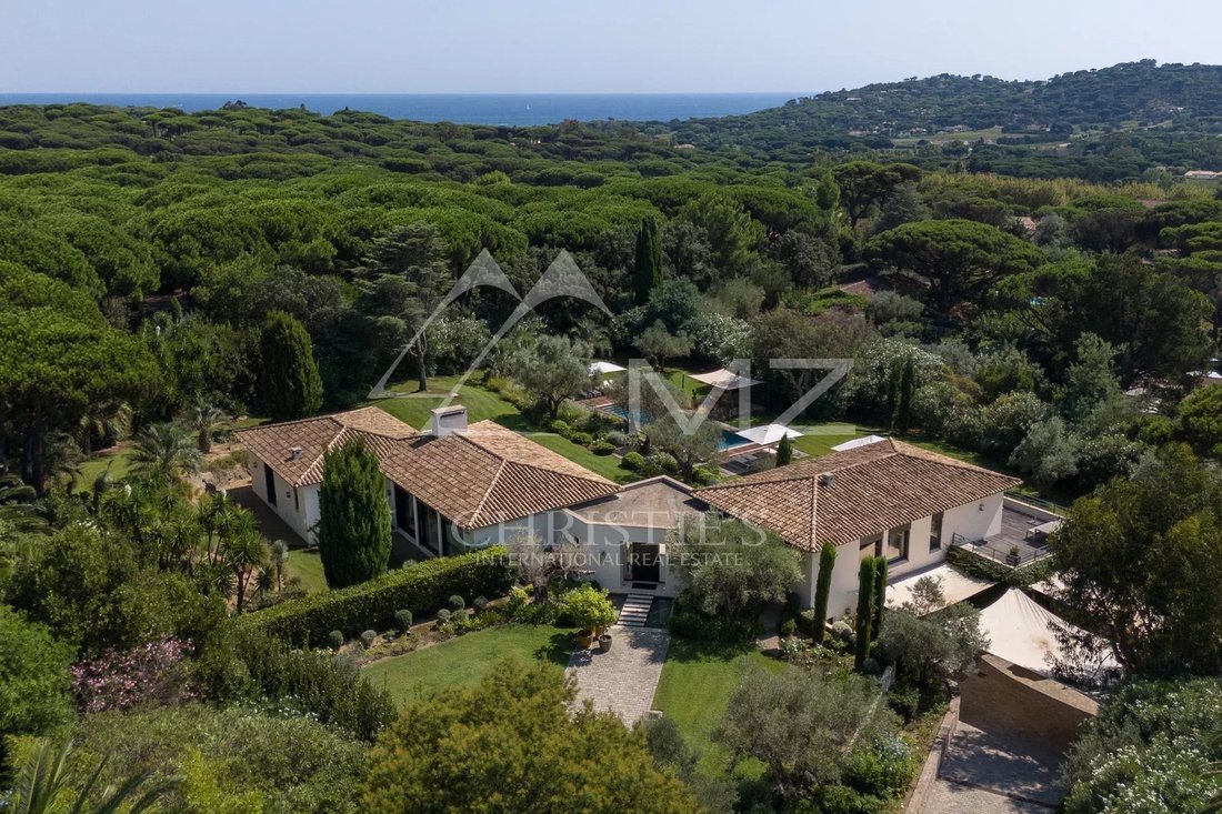 Villa in Saint-Tropez, Provence-Alpes-Côte d'Azur, France 2 - 15204147