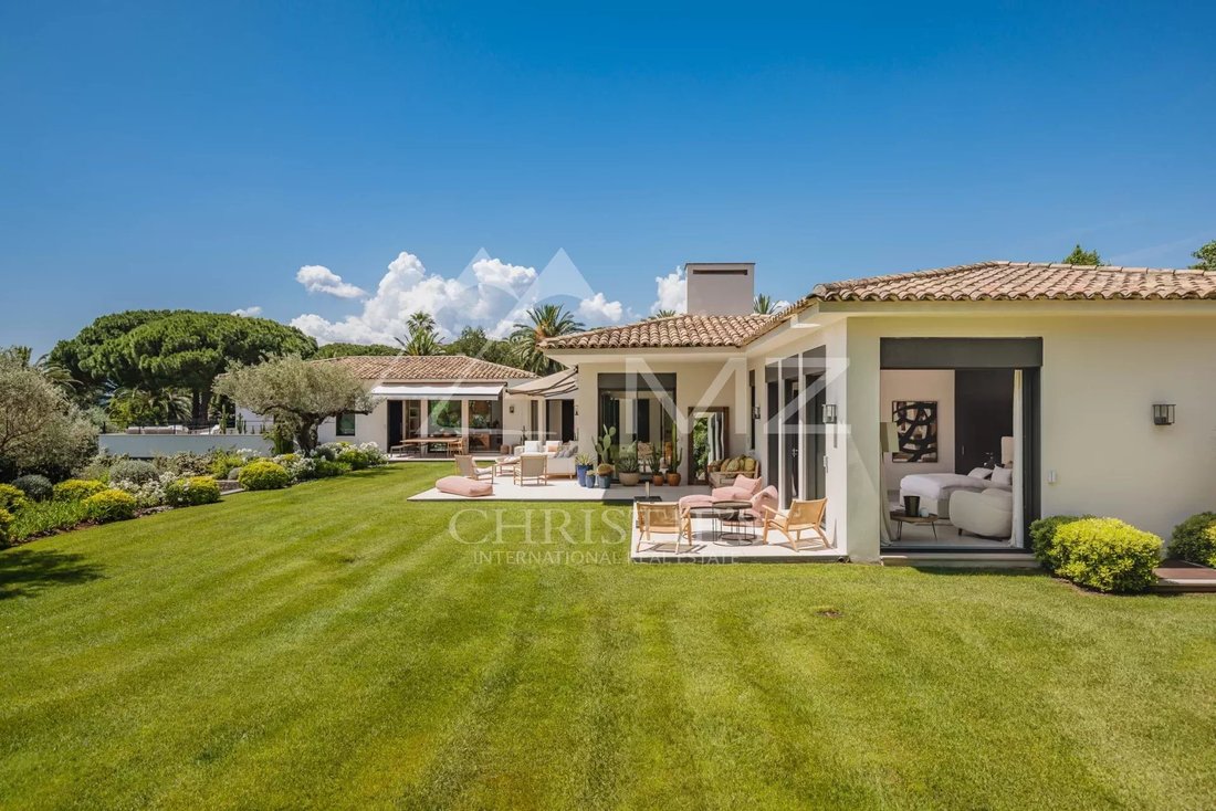 Villa in Saint-Tropez, Provence-Alpes-Côte d'Azur, France 4 - 15204147