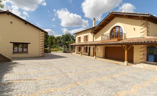 House in Sandrans, Auvergne-Rhône-Alpes, France 1