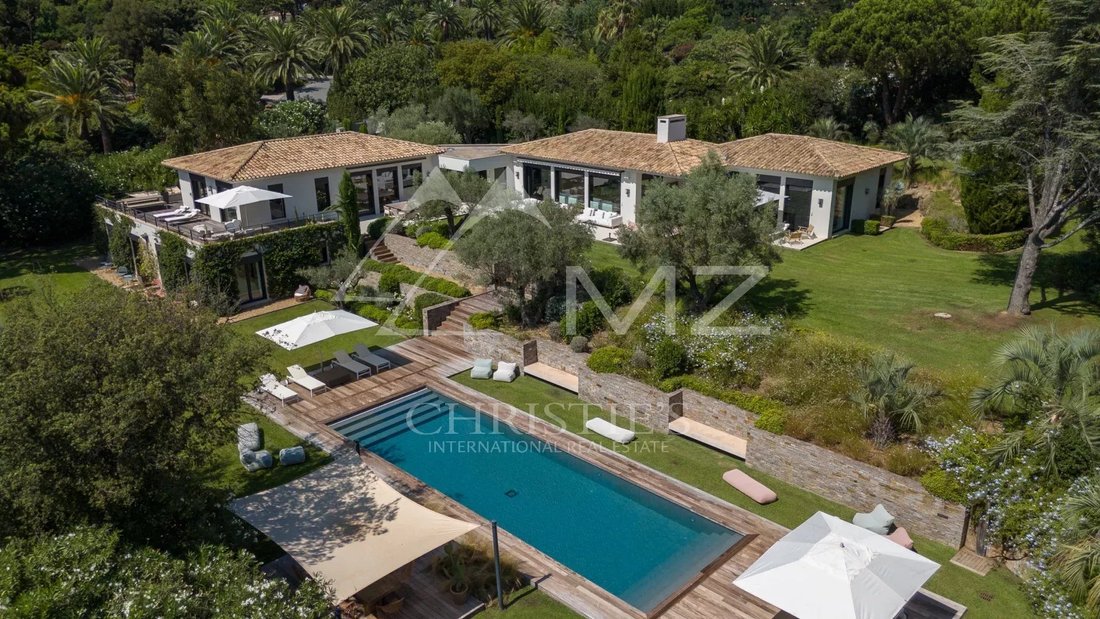 Villa in Saint-Tropez, Provence-Alpes-Côte d'Azur, France 1 - 15204147