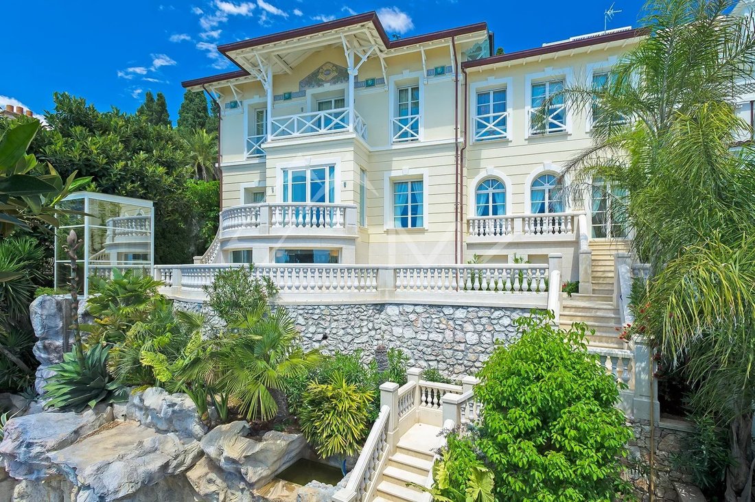 Villa in Roquebrune-Cap-Martin, Provence-Alpes-Côte d'Azur, France 1 - 15203478