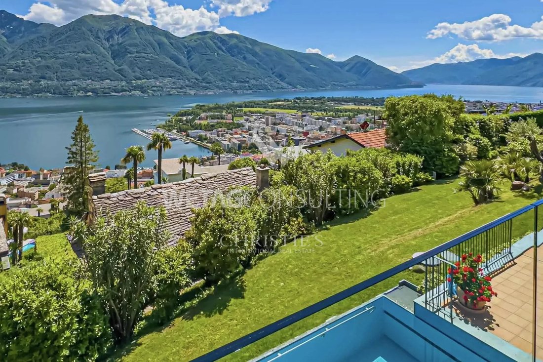 Villa in Brione sopra Minusio, Ticino, Switzerland 2 - 15202764