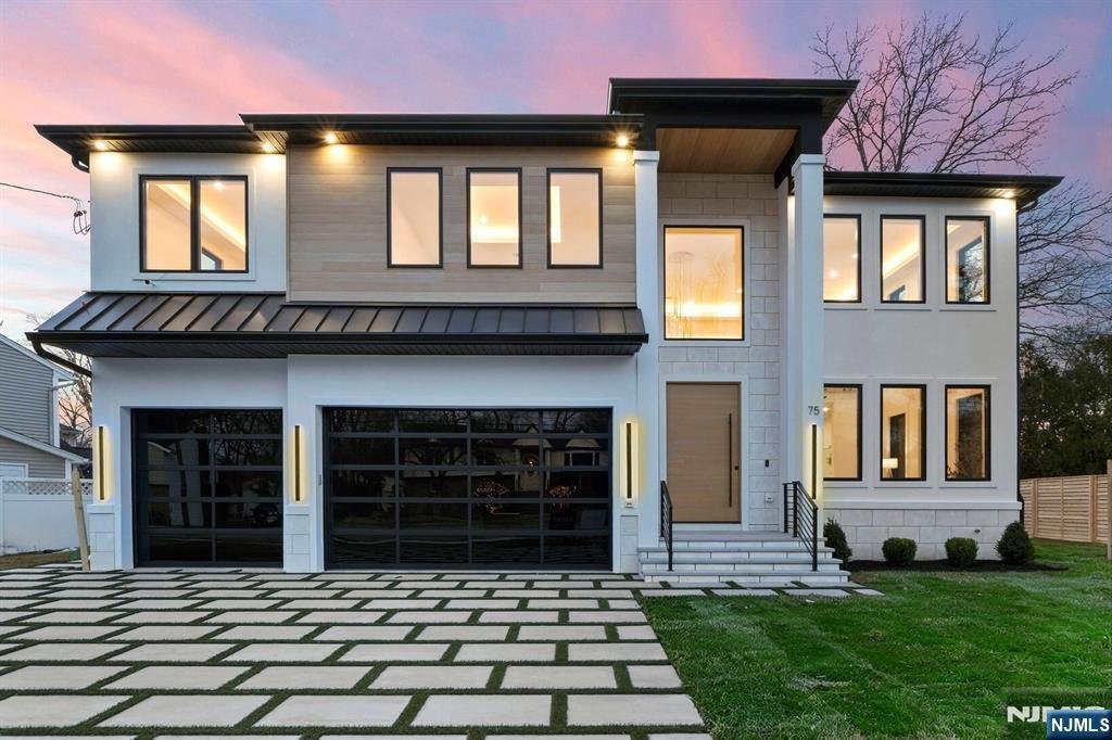 House in Paramus, New Jersey, United States 1 - 15407022