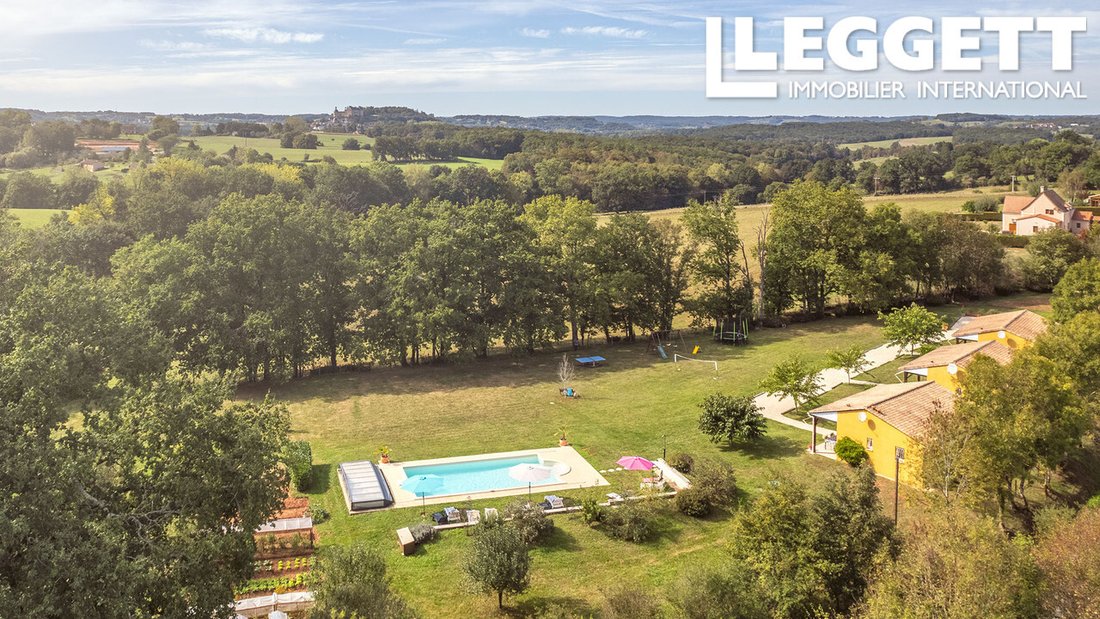 A Crown of Stone: Hautefort’s Castle Retreat with Three Hidden Gîtes