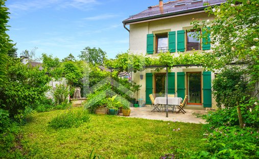 House in Bernex, Genève, Switzerland 1