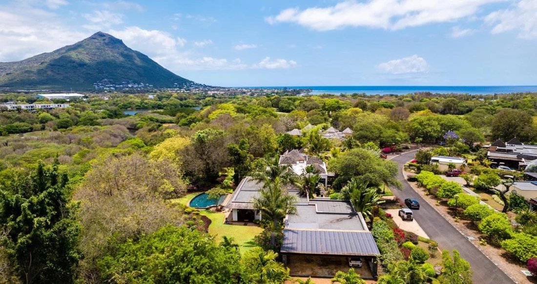 Villa in Tamarin, Rivière Noire District, Mauritius 4 - 15409803