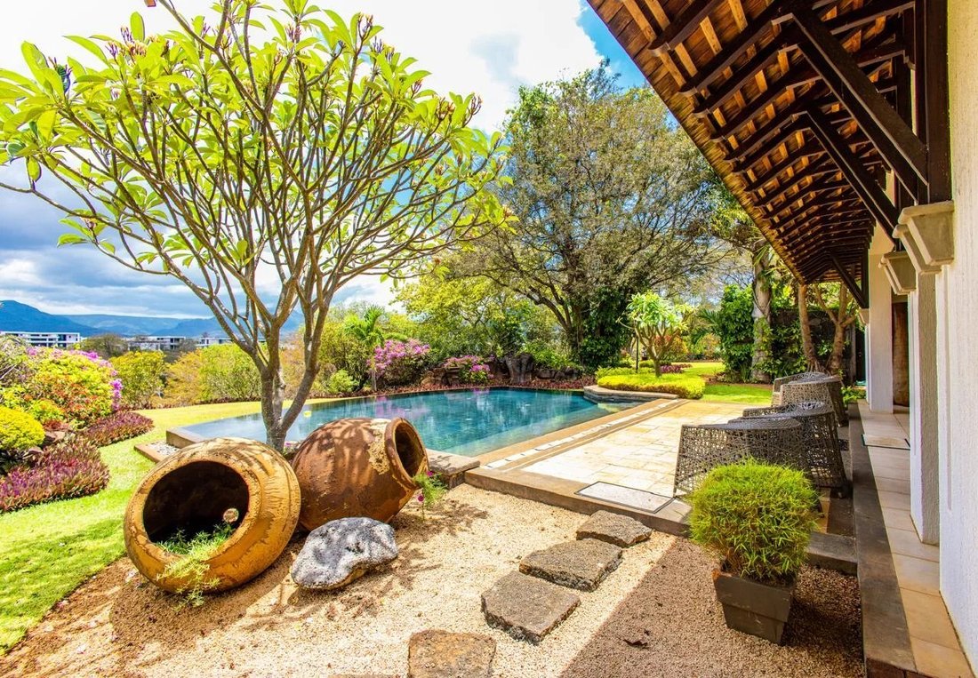 Villa in Tamarin, Rivière Noire District, Mauritius 1 - 15409803