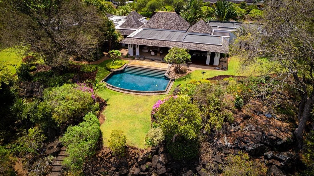 Villa in Tamarin, Rivière Noire District, Mauritius 2 - 15409803