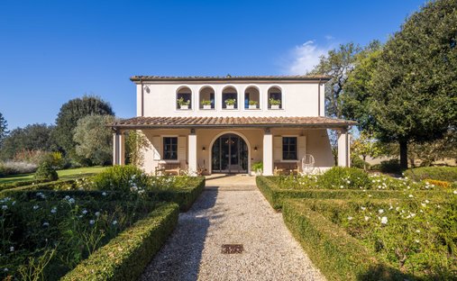 Villa in Buonconvento, Tuscany, Italy 1