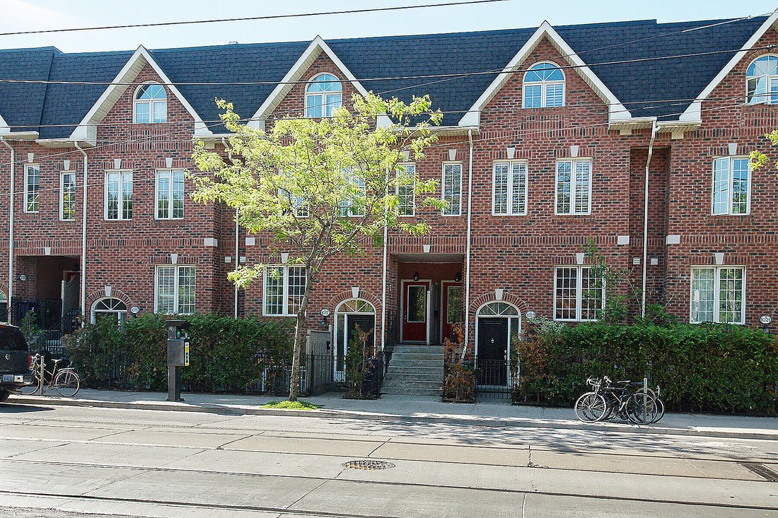 Condo in Toronto, Ontario, Canada 3 - 15410841