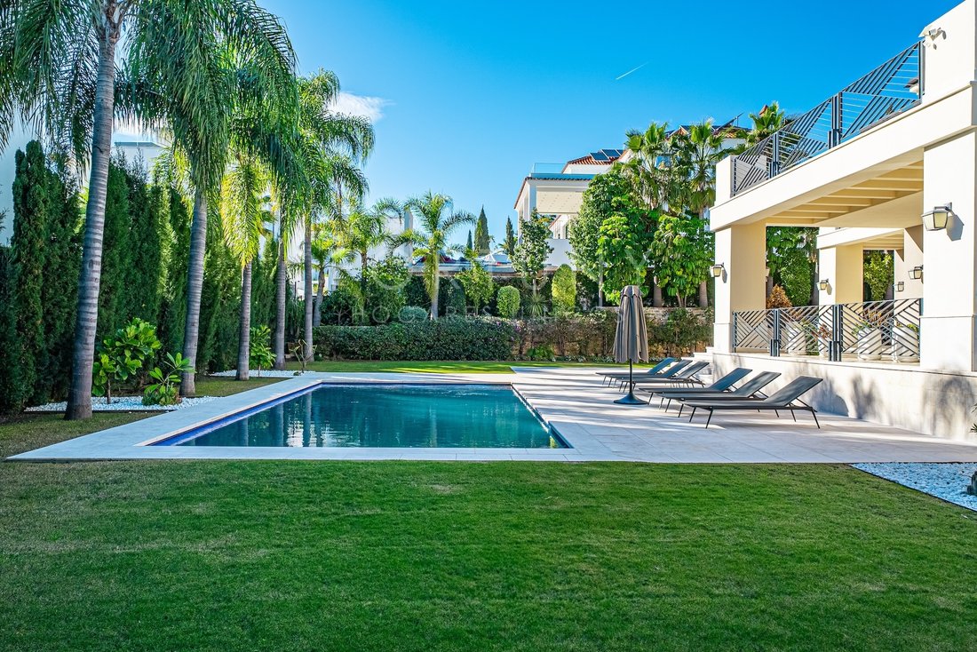 Villa in Benahavis, Andalusia, Spain 1 - 15410961