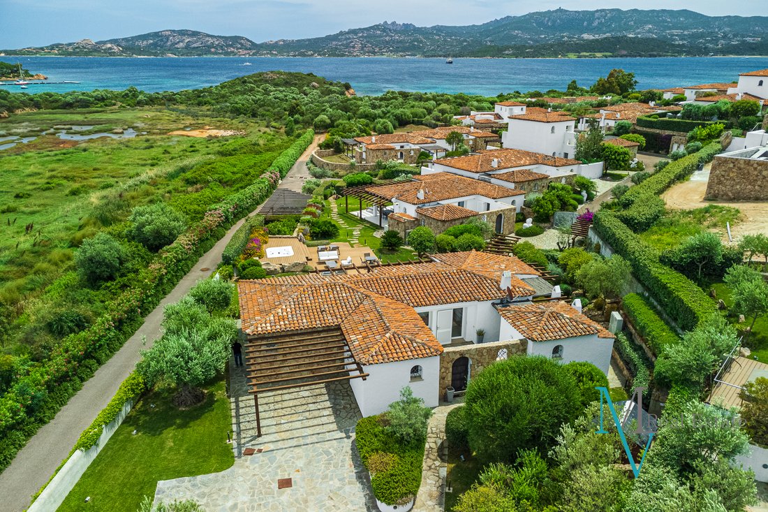 Villa in Arzachena, Sardinia, Italy 1 - 13913810