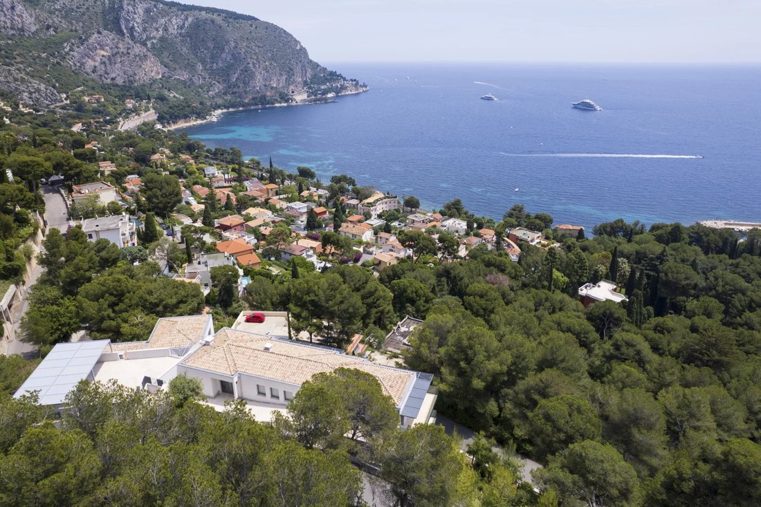 Villa in Villefranche-sur-Mer, Provence-Alpes-Côte d'Azur, France 1 - 15412426