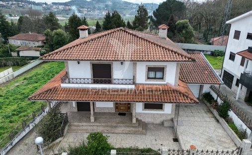 House in Creixomil, Braga, Portugal 1