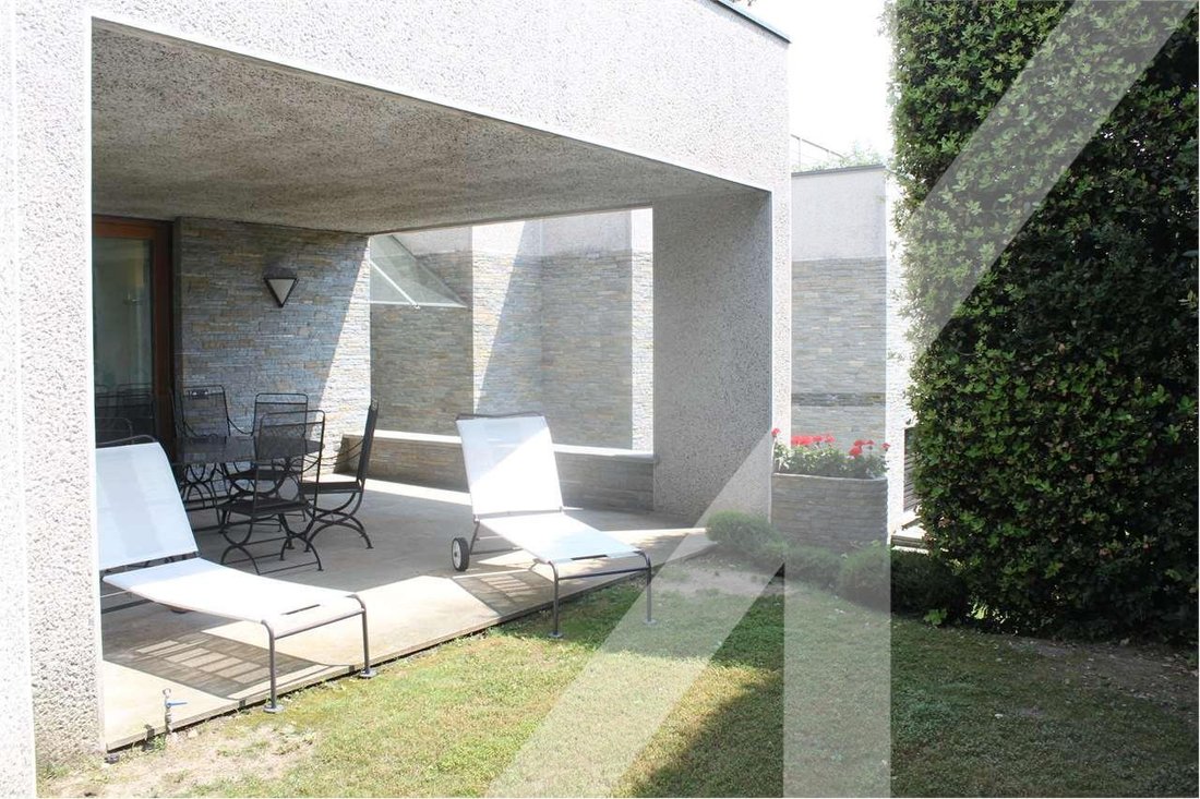Villa in Lipomo, Lombardy, Italy 3 - 15411896