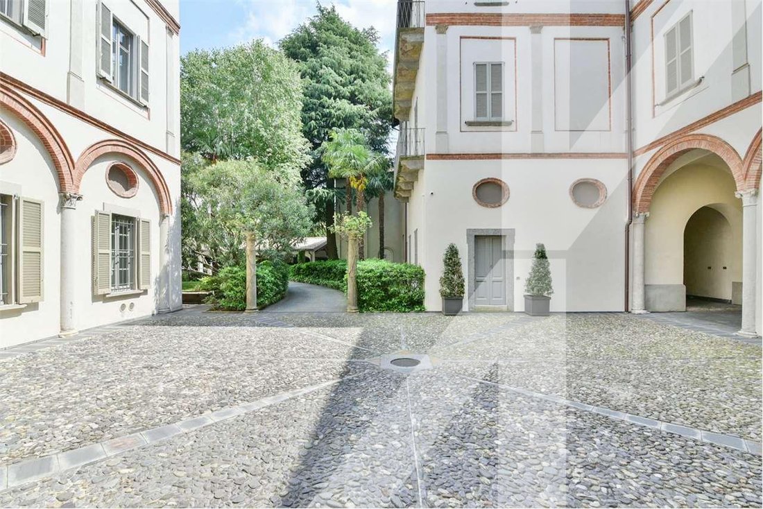 Penthouse in Historic Center, Como, Lombardy 2 - 15411929