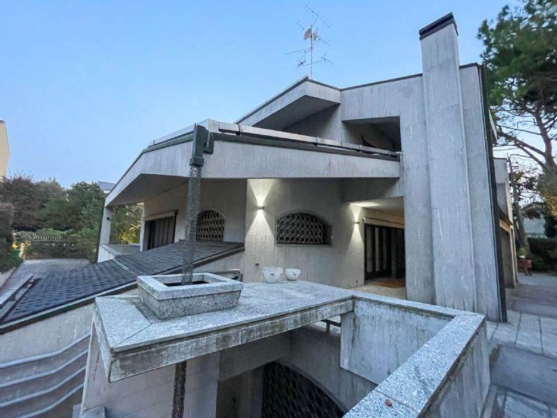 Villa in Paderno Dugnano, Lombardy, Italy 2 - 15411938