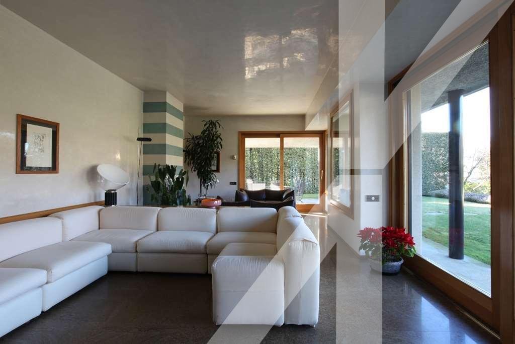 Villa in Lipomo, Lombardy, Italy 4 - 15411896