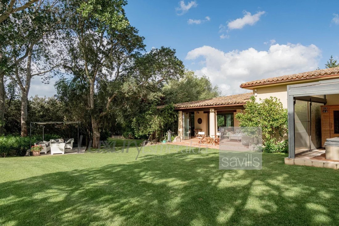 Villa in San Pantaleo, Olbia, Italy 3 - 15411073