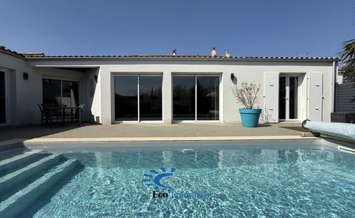 House in Bourg, Périgny, France 1