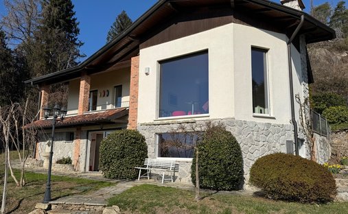 Haus in Montegrino Valtravaglia, Lombardei, Italien 1