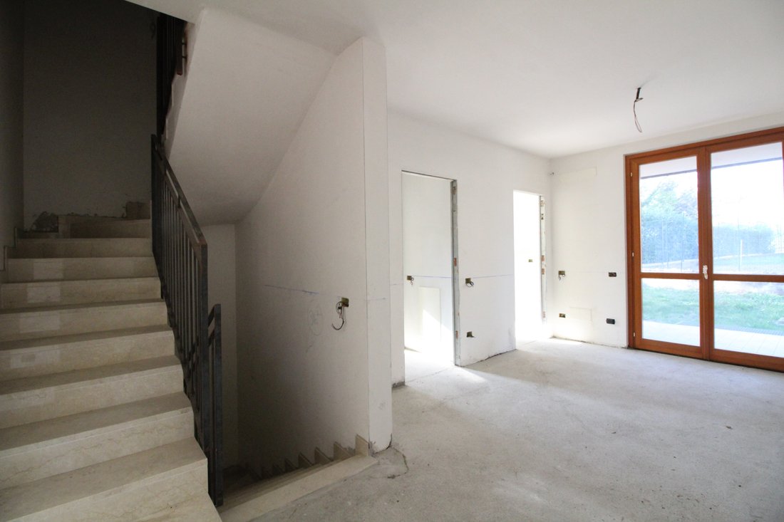 Villa in Center, Vimercate, Lombardy 3 - 15411828
