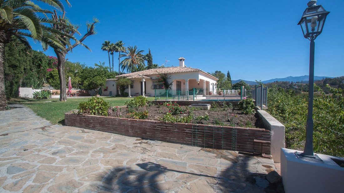 Finca in Estepona, Andalusia, Spain 1 - 12400157