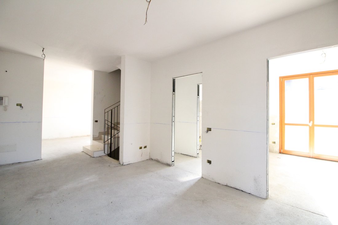 Villa in Center, Vimercate, Lombardy 4 - 15411828