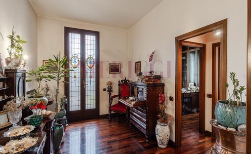Villa in Cusano Milanino, Lombardy, Italy 1