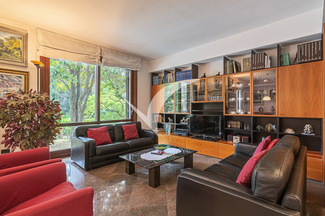 Villa in Center, Vimercate, Lombardy 1 - 15412022