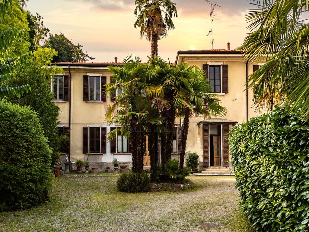 Villa in Center, Desio, Lombardy 1 - 15411673