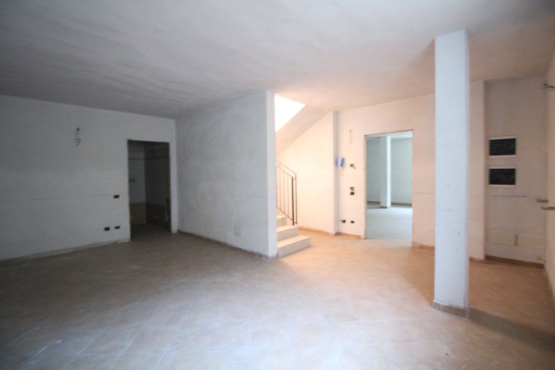 Villa in Center, Vimercate, Lombardy 5 - 15411828