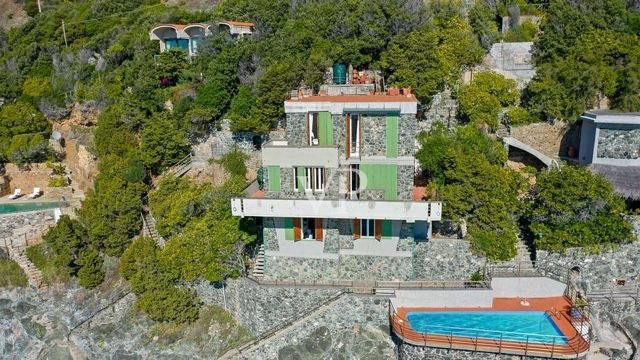 Villa in Castiglioncello, Rosignano Marittimo, Tuscany 2 - 15412096