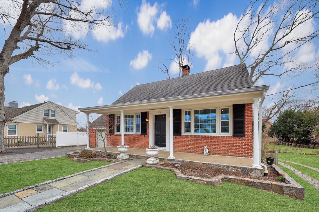 House in Bridgeport, Connecticut, United States 3 - 15412134