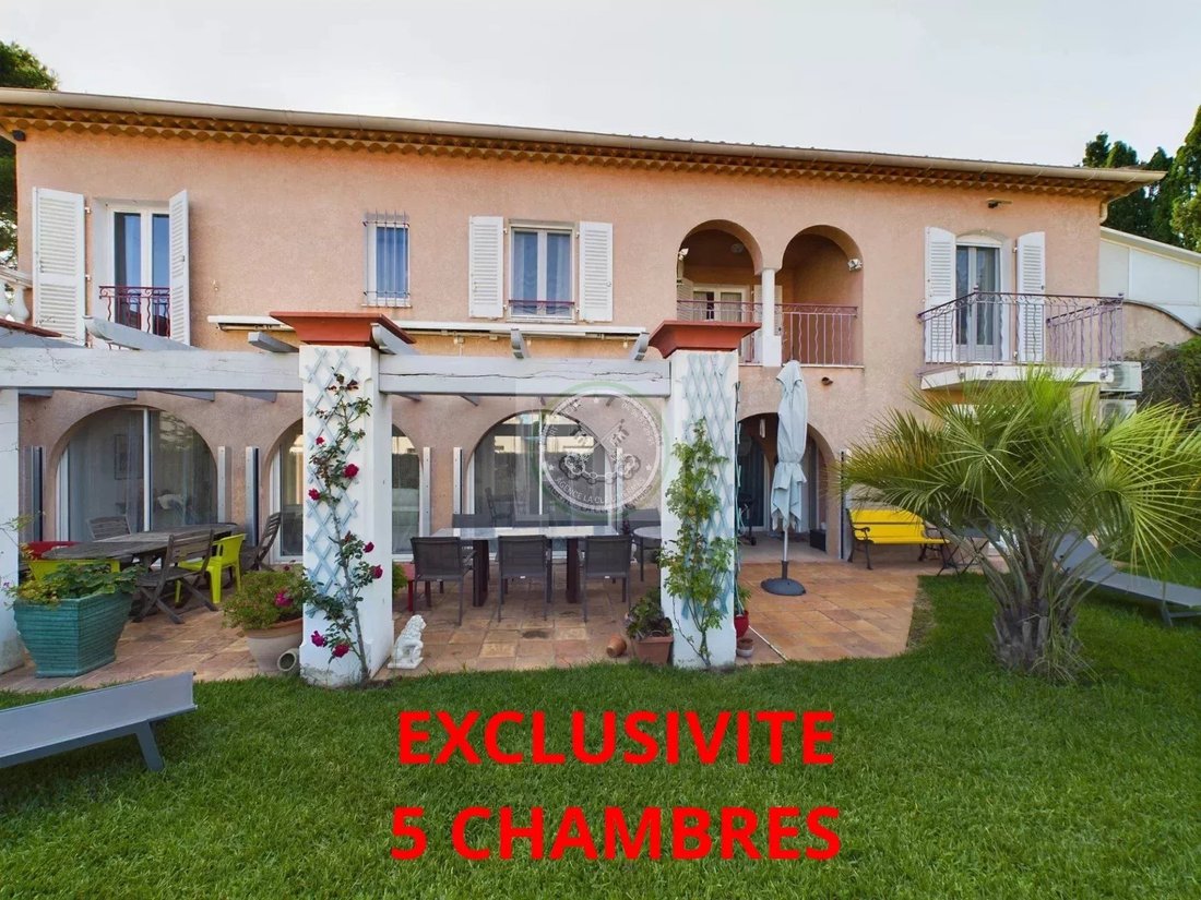 Villa in Frejus, Provence-Alpes-Côte d'Azur, France 2 - 14755103