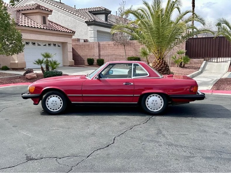 Cabriolet in Glendale, United States 4 - 15418768