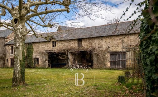 Castle for Sale in Rodez, Occitanie, France