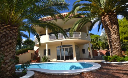Villa in Colonnella, Abruzzo, Italy 1