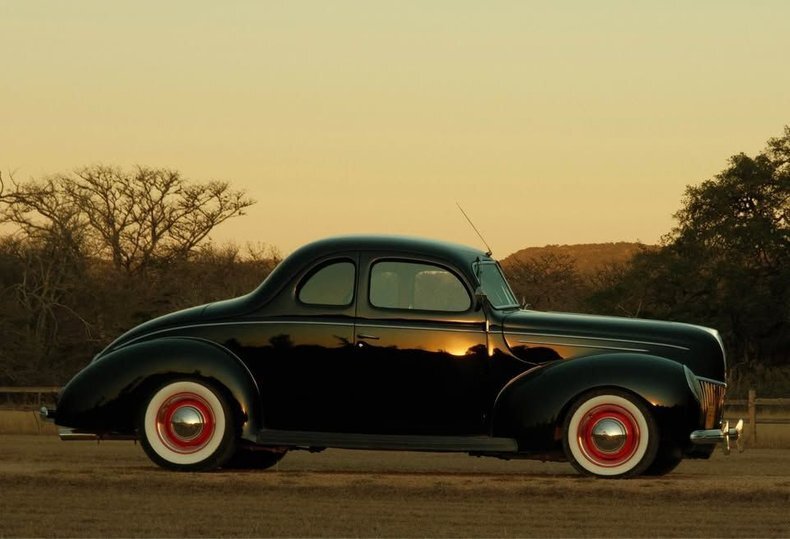 Coupe in Glendale, United States 3 - 15418769