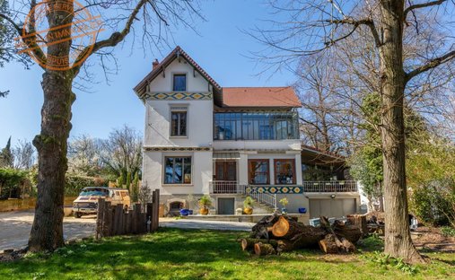 House in Champagne-au-Mont-d'Or, Auvergne-Rhône-Alpes, France 1