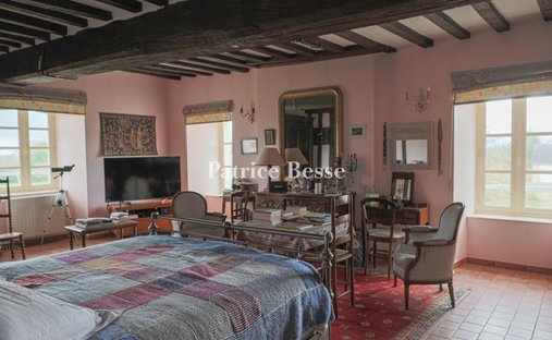 A Chateau From The 17th And 18th Centuries, Listed As A Regional Historical Monument, On