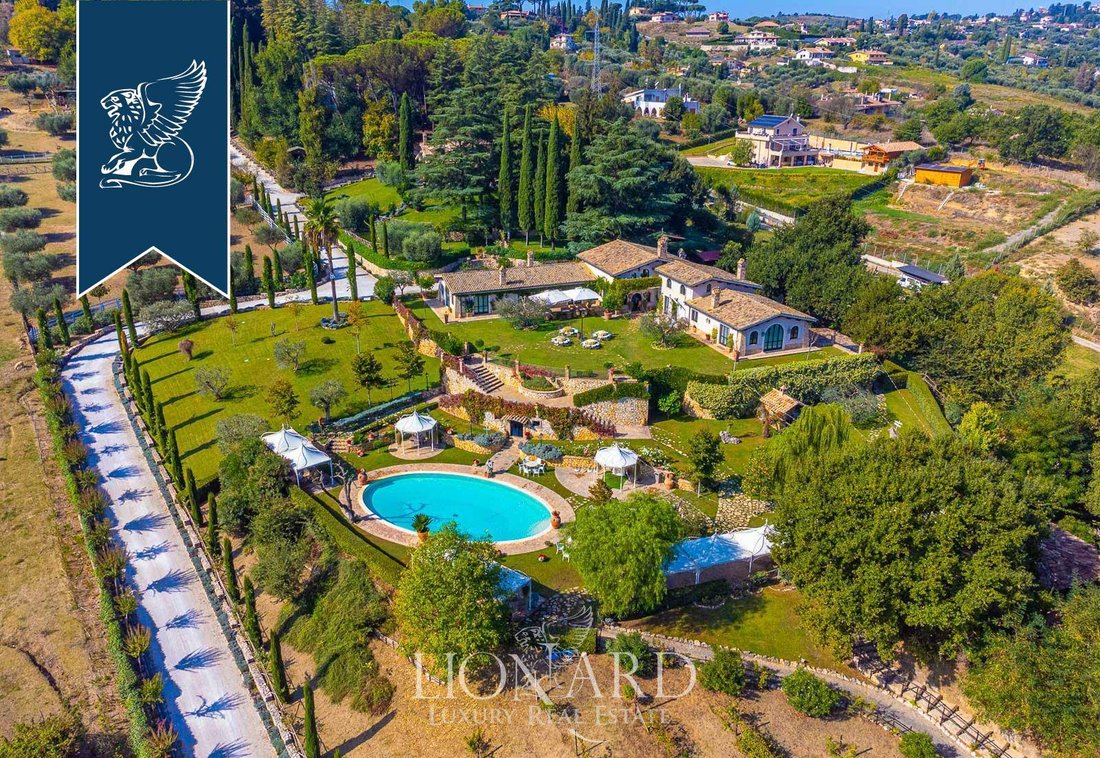 Villa in Mentana, Lazio, Italy 2 - 13995348