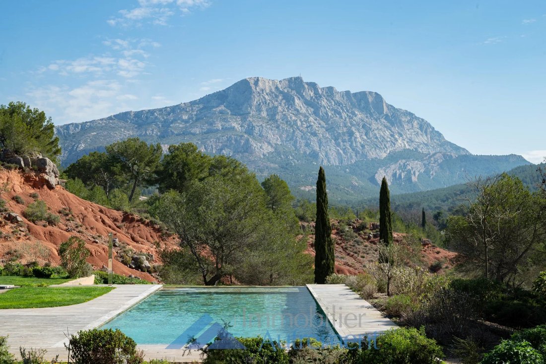 Estate in Le Tholonet, Provence-Alpes-Côte d'Azur, France 1 - 15419526