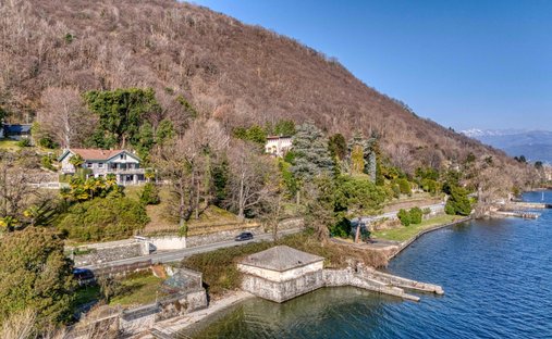 Villa en Belgirate, Piamonte, Italia 1