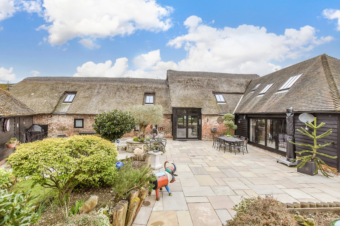 House in Canterbury, England 1 - 15414227