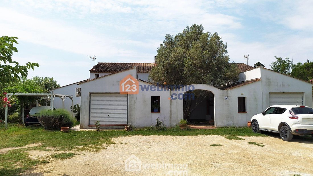 House in Saintes-Maries-de-la-Mer, Provence-Alpes-Côte d'Azur, France 2 - 15417406