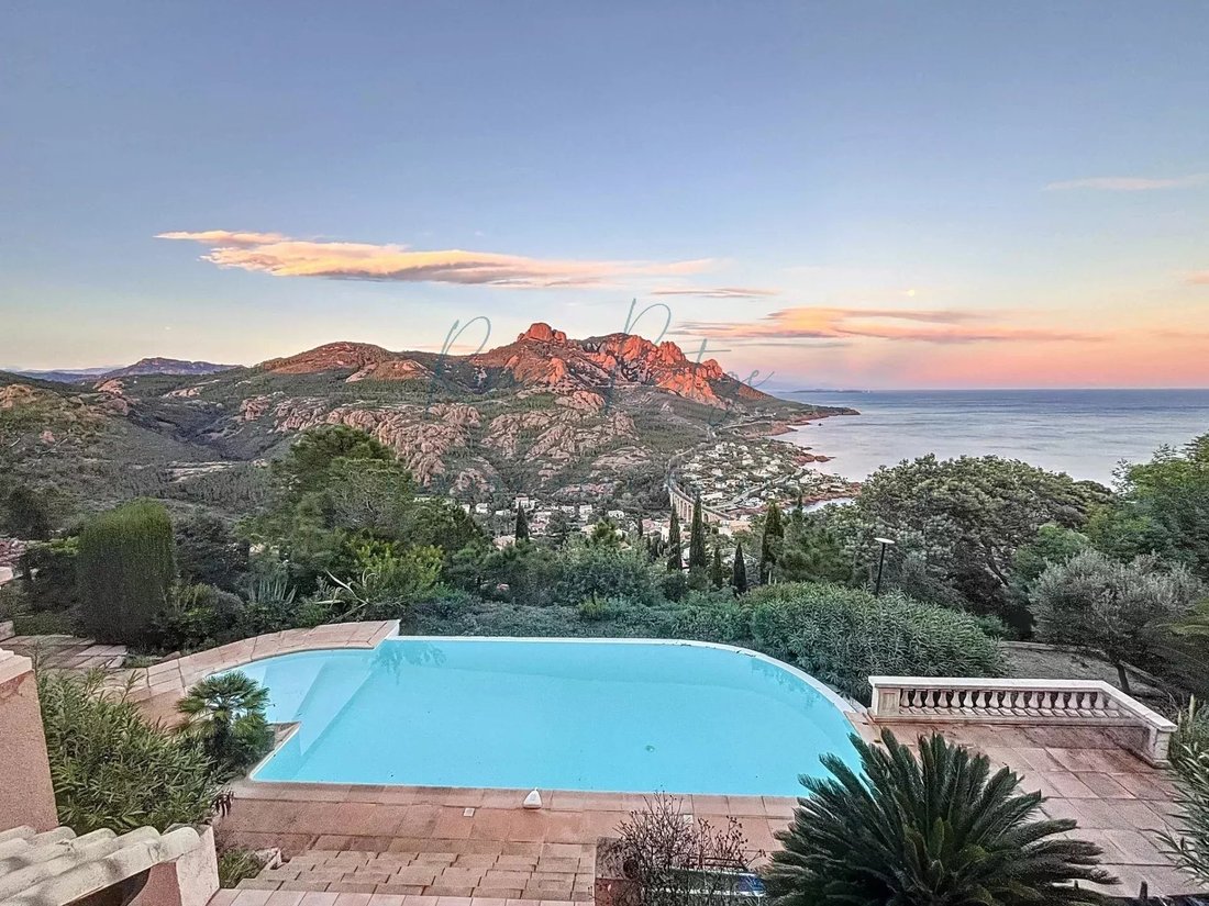 Villa a Saint-Raphaël, Provenza-Alpi-Costa Azzurra, Francia 1 - 15024195